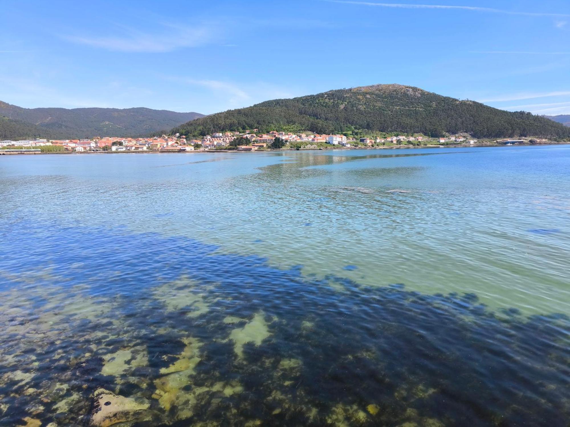 Muros Sobre El Mar Luaran gambar