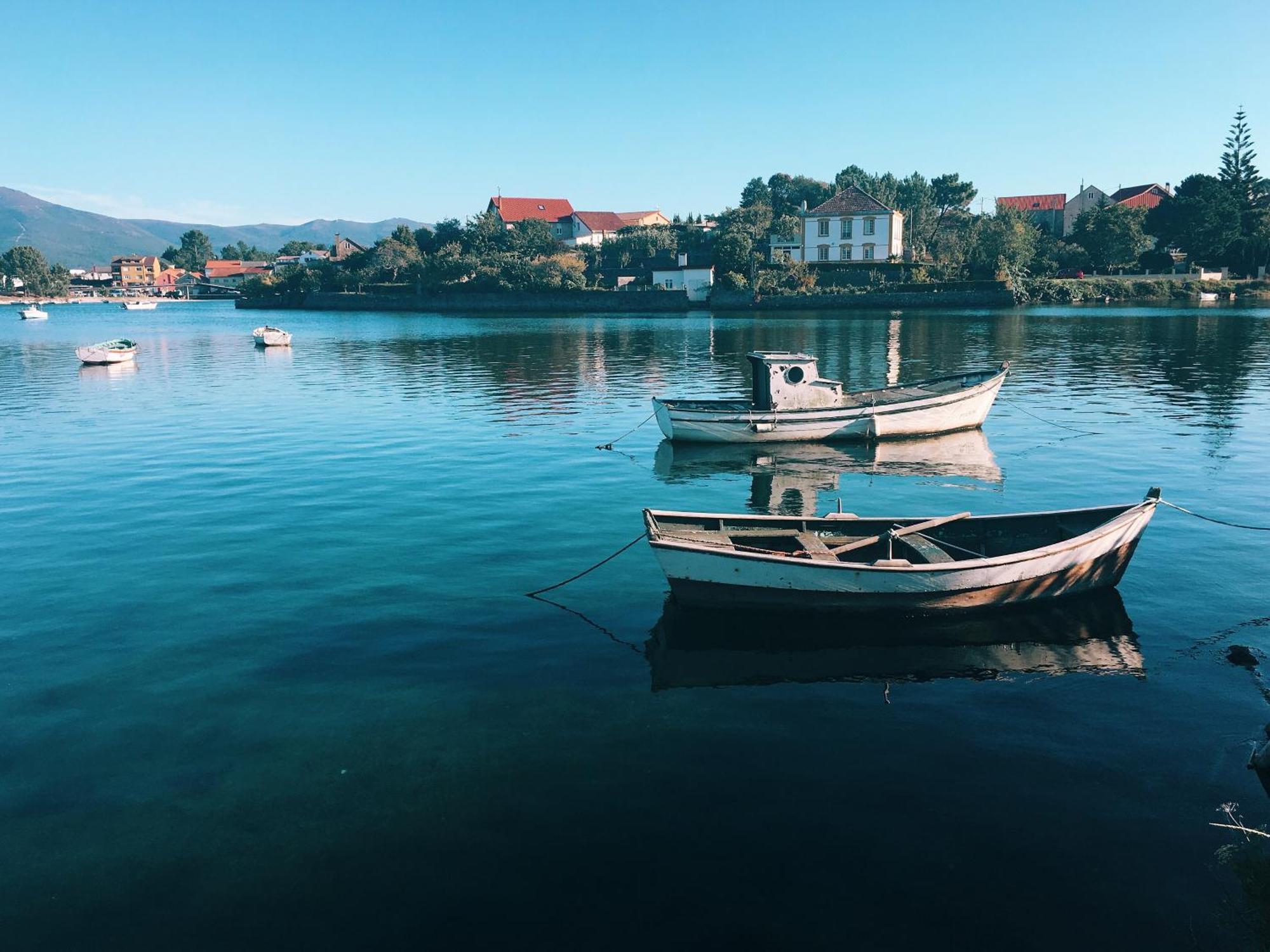 Muros Sobre El Mar Luaran gambar