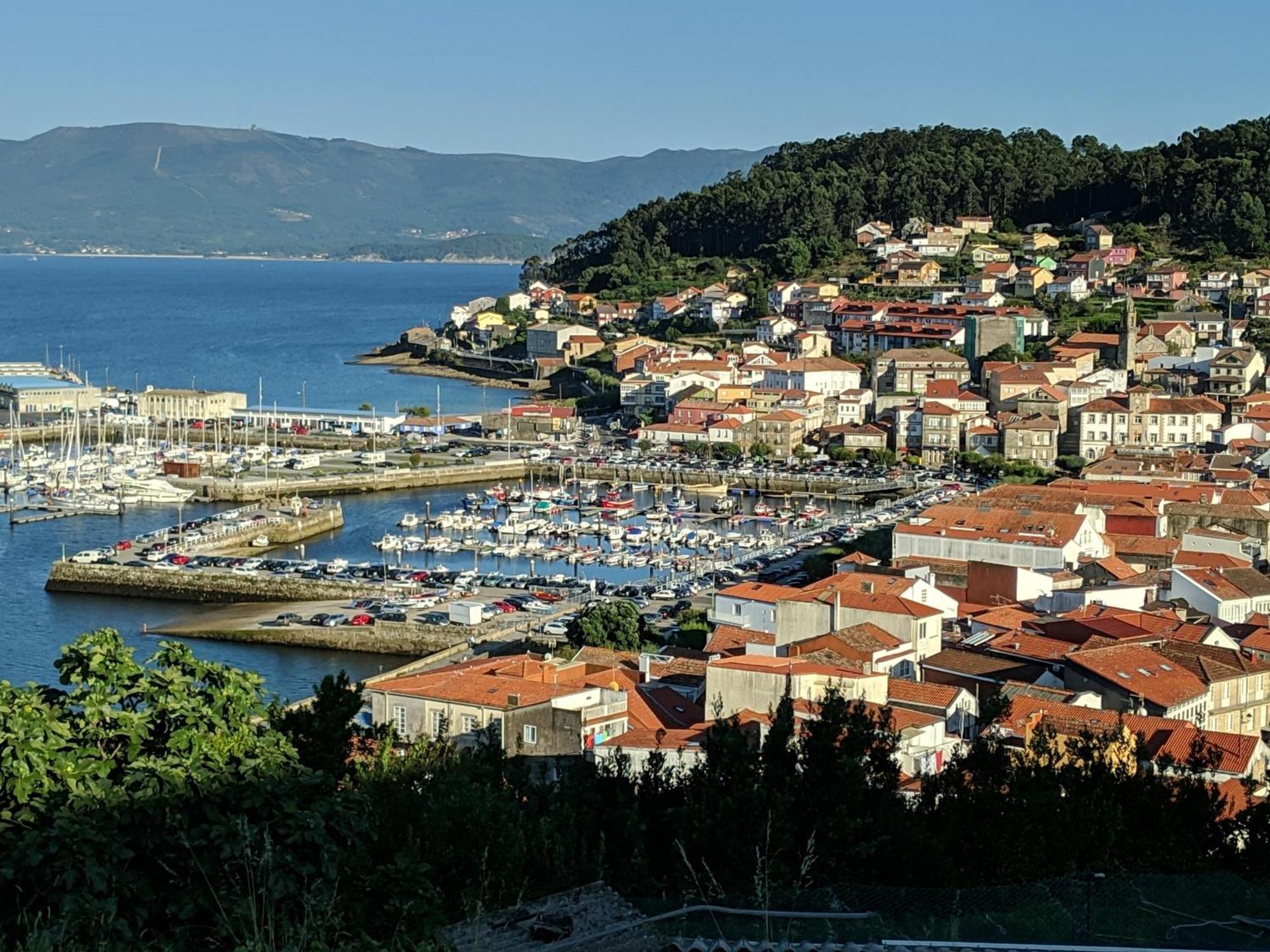 Muros Sobre El Mar Luaran gambar