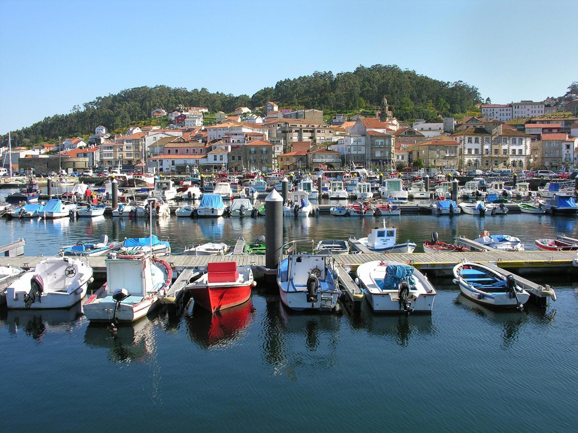 Muros Sobre El Mar Luaran gambar