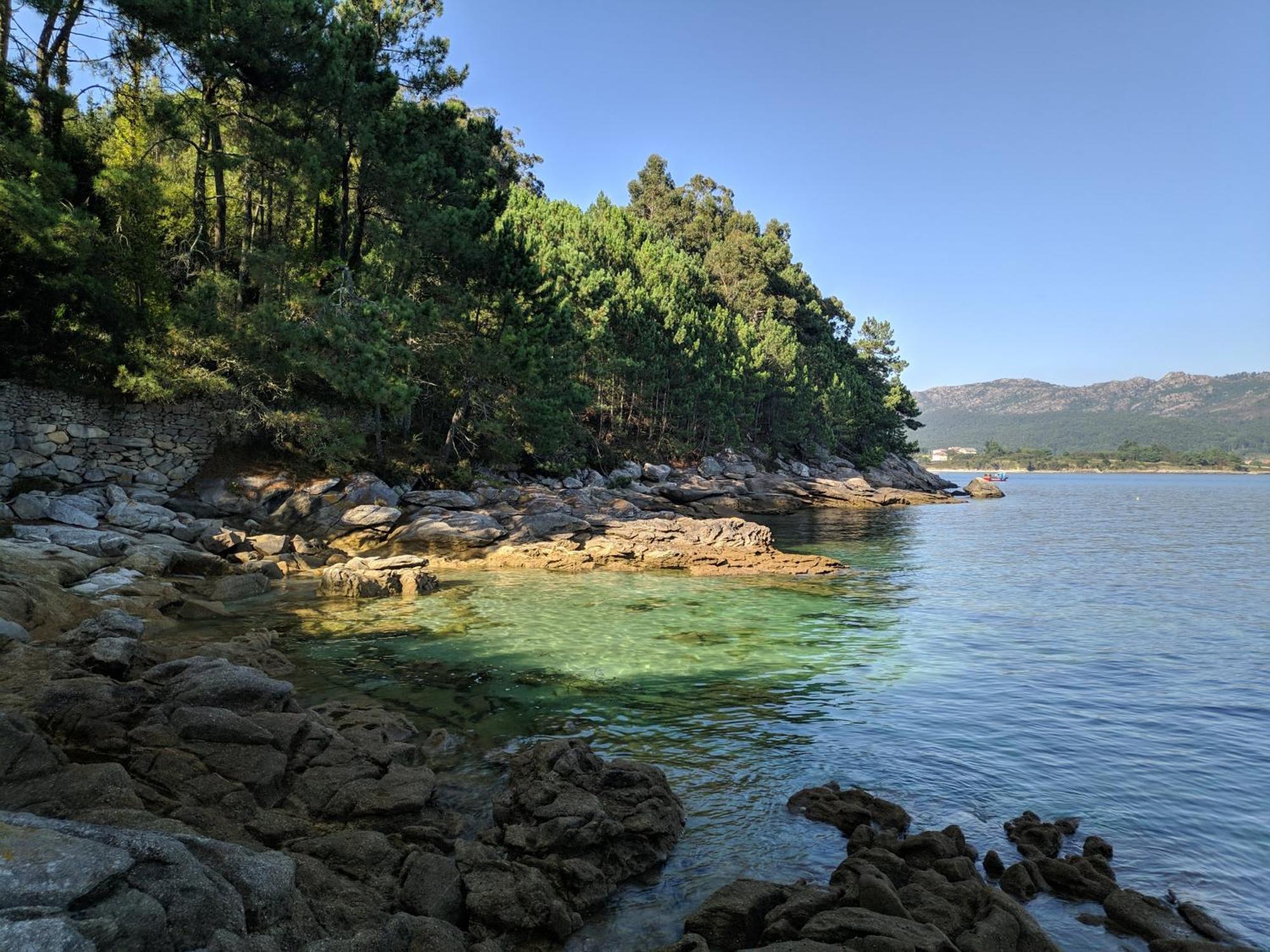 Muros Sobre El Mar Luaran gambar